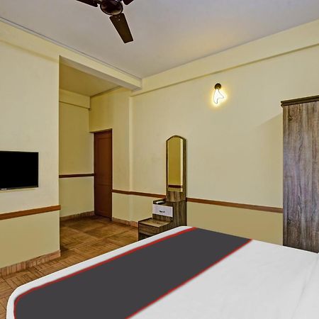 Collection O Express Suites Kakkayam Bagian luar foto