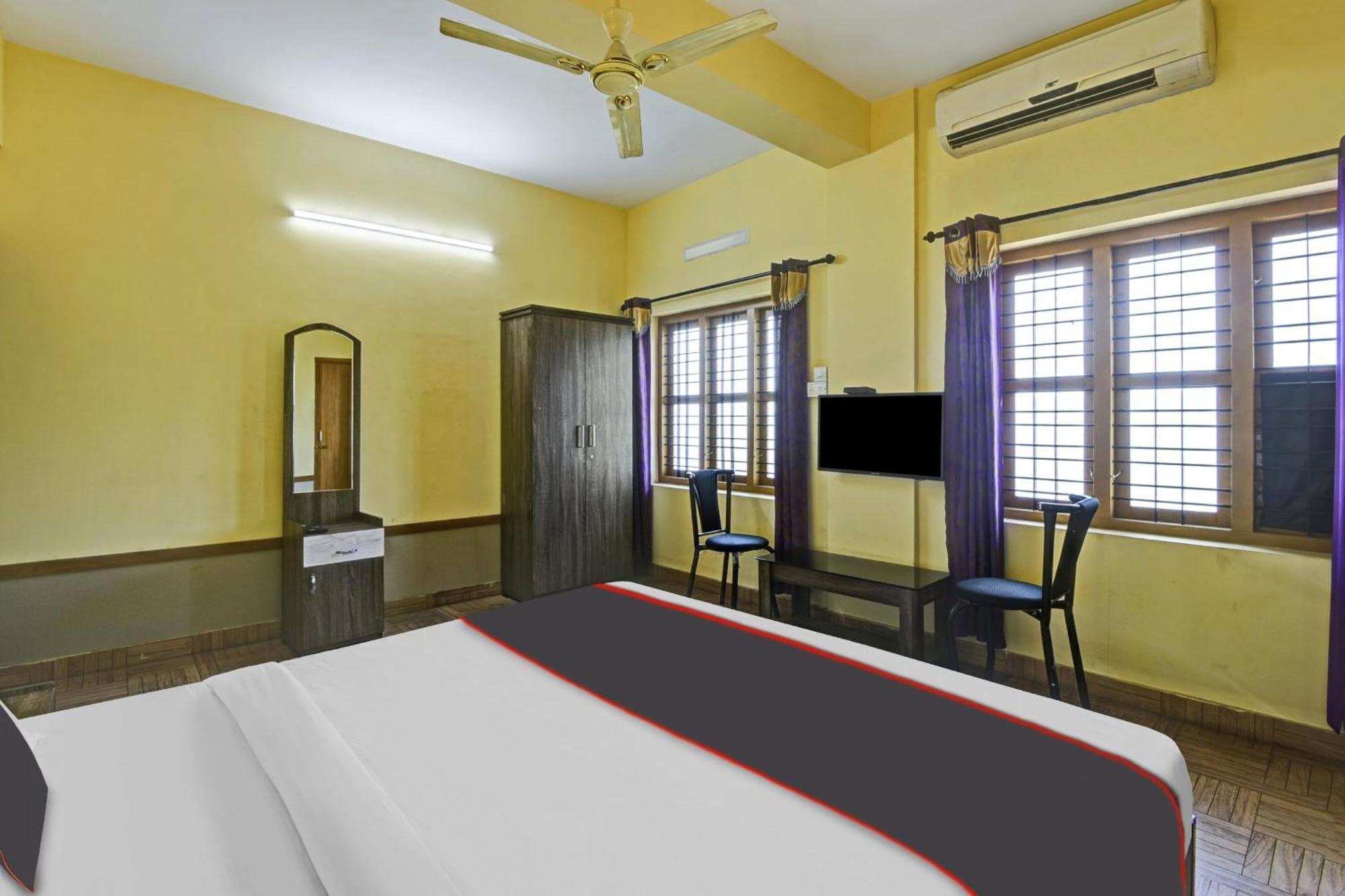 Collection O Express Suites Kakkayam Bagian luar foto