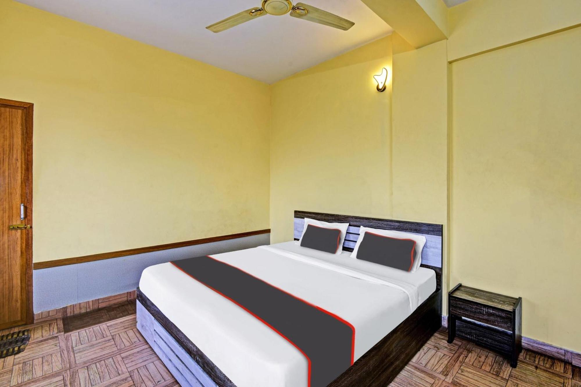 Collection O Express Suites Kakkayam Bagian luar foto