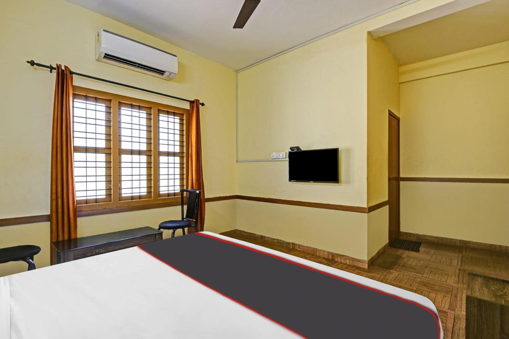 Collection O Express Suites Kakkayam Bagian luar foto