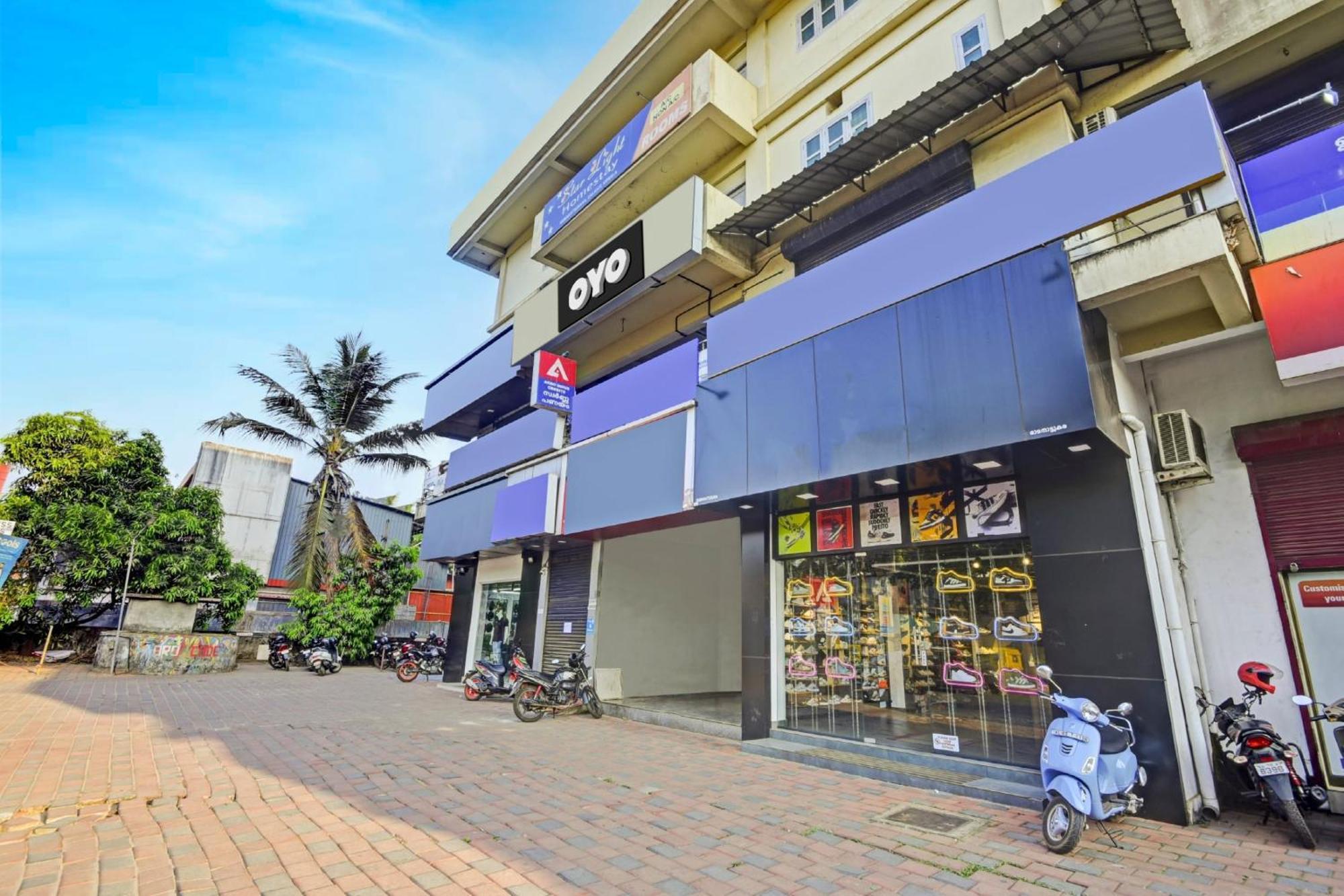 Collection O Express Suites Kakkayam Bagian luar foto