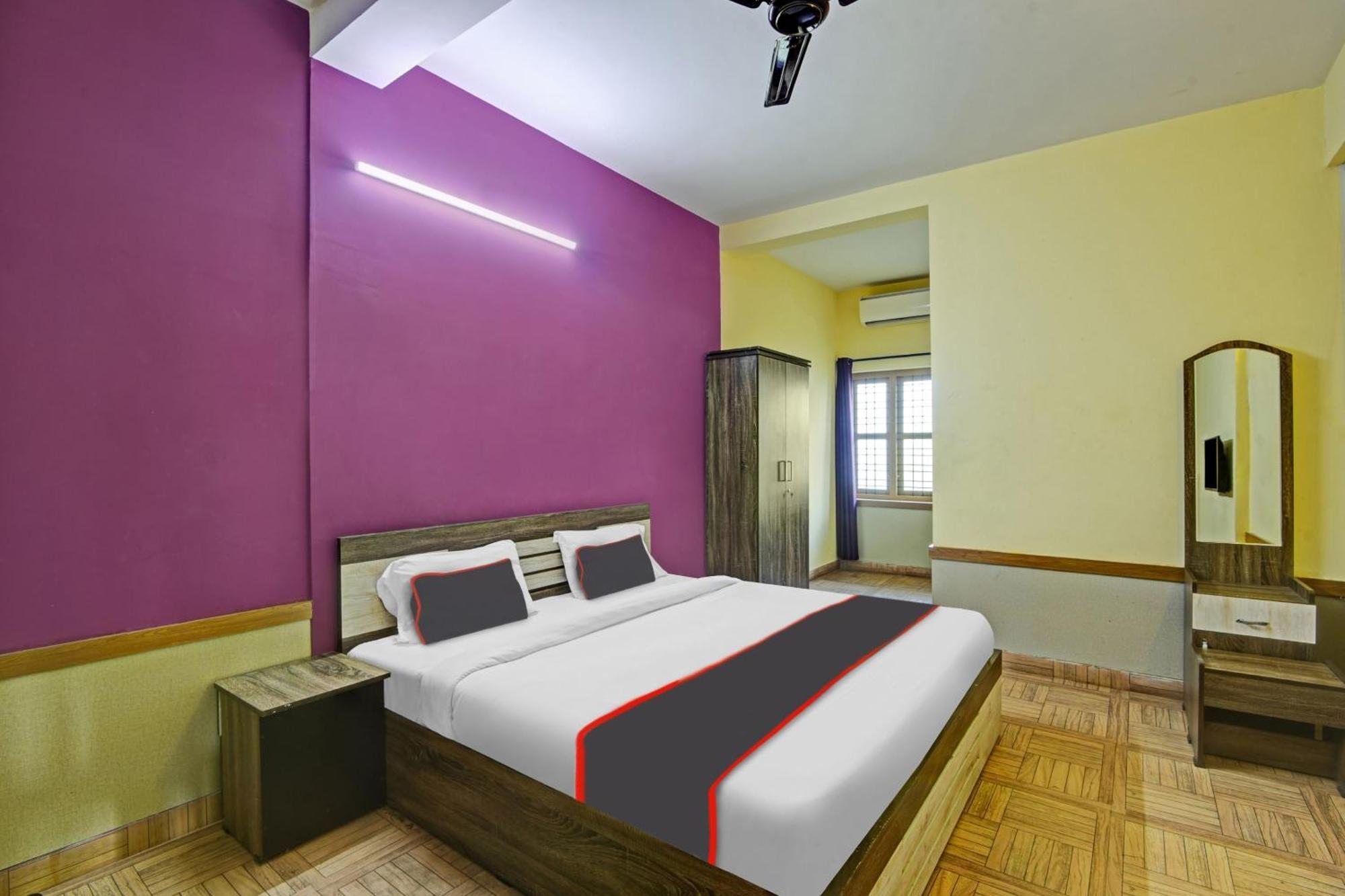 Collection O Express Suites Kakkayam Bagian luar foto